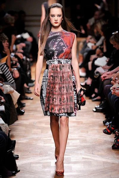 Look 17
